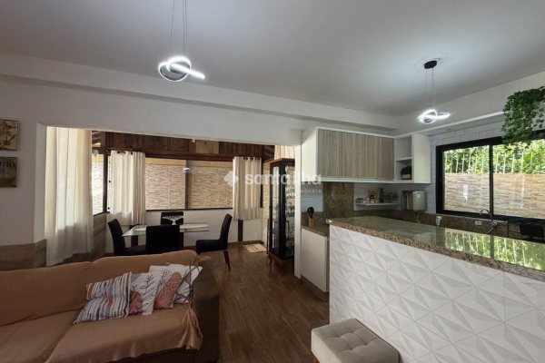 Casa à venda com 162m², 3 quartos, 1 vaga no bairro Rio Tavares em Florianópolis