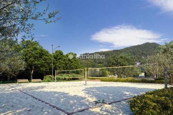 Terreno à venda com 366m², 1 quarto, 1 vaga no bairro Campeche em Florianópolis