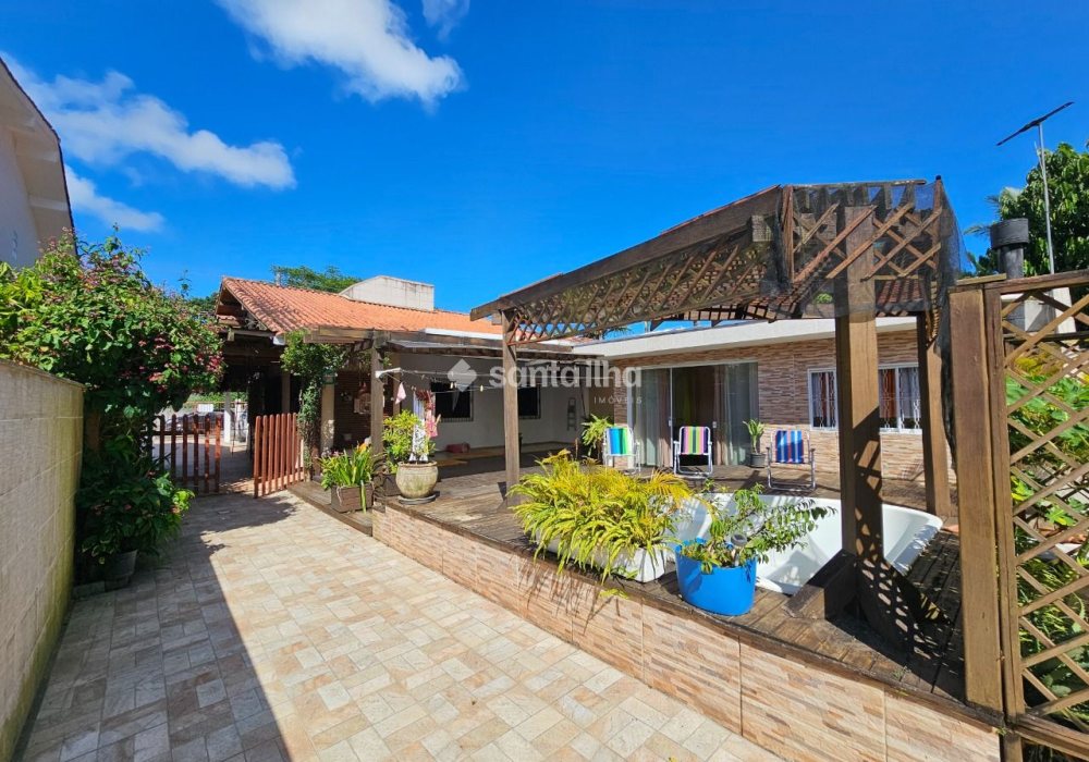Casa à venda com 204m², 4 quartos, 3 vagas no bairro Campeche em Florianópolis - Foto 1