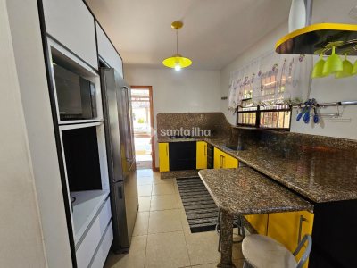 Casa à venda com 204m², 4 quartos, 3 vagas no bairro Campeche em Florianópolis - Foto 3