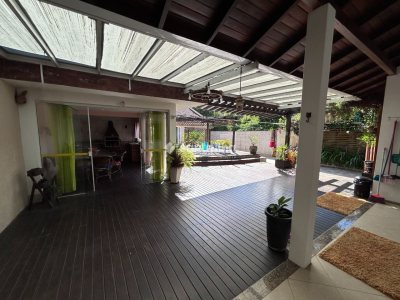 Casa à venda com 204m², 4 quartos, 3 vagas no bairro Campeche em Florianópolis - Foto 15