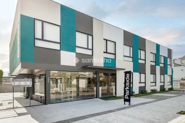 Studio à venda com 15m², 1 quarto, 1 vaga no bairro Cachoeira do Bom Jesus em Florianópolis
