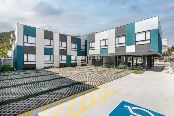 Studio à venda com 15m², 1 quarto, 1 vaga no bairro Cachoeira do Bom Jesus em Florianópolis