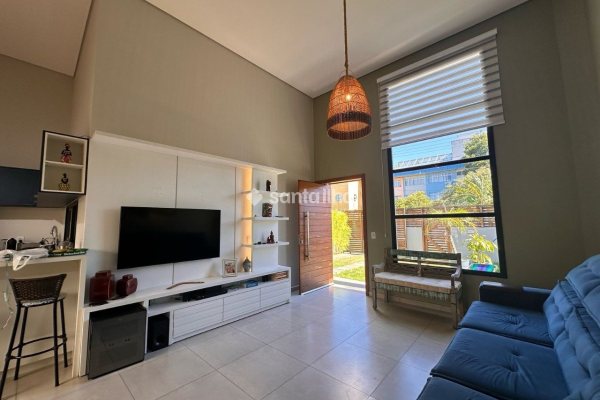 Casa à venda com 136m², 3 quartos, 1 suíte, 2 vagas no bairro Rio Tavares em Florianópolis