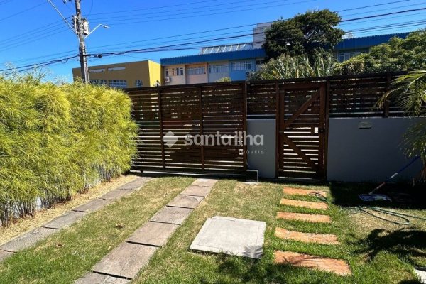 Casa à venda com 136m², 3 quartos, 1 suíte, 2 vagas no bairro Rio Tavares em Florianópolis