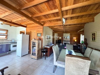 Casa à venda com 148m², 2 quartos, 1 suíte, 2 vagas no bairro Campeche em Florianópolis - Foto 10