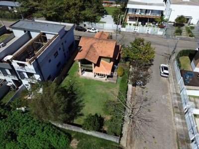 Casa à venda com 148m², 2 quartos, 1 suíte, 2 vagas no bairro Campeche em Florianópolis - Foto 4