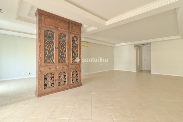 Apartamento à venda com 266m², 4 quartos, 2 suítes, 2 vagas no bairro Agronômica em Florianópolis