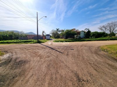 Terreno à venda com 360m², 1 vaga no bairro Carianos em Florianópolis - Foto 4