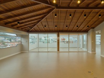 Cobertura à venda com 238m², 4 quartos, 2 suítes, 2 vagas no bairro Centro em Florianópolis - Foto 2