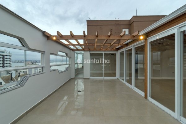 Cobertura à venda com 238m², 4 quartos, 2 suítes, 2 vagas no bairro Centro em Florianópolis