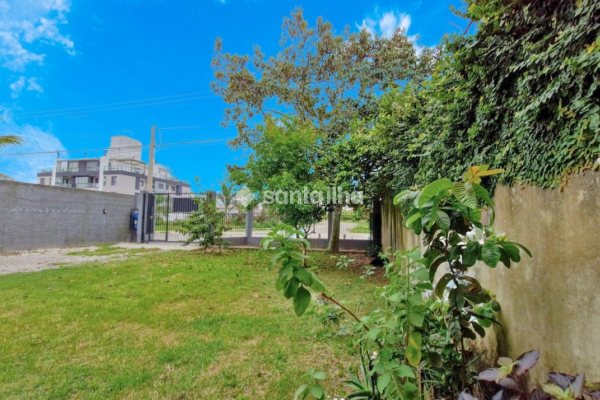 Casa à venda com 168m², 3 quartos, 3 vagas no bairro Campeche em Florianópolis