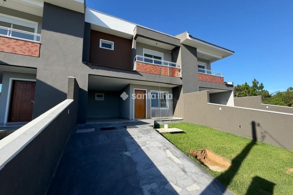Casa à venda com 150m², 3 quartos, 2 suítes, 1 vaga no bairro Campeche em Florianópolis