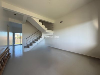 Casa à venda com 150m², 3 quartos, 2 suítes, 1 vaga no bairro Campeche em Florianópolis - Foto 2