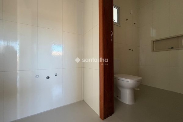 Casa à venda com 150m², 3 quartos, 2 suítes, 1 vaga no bairro Campeche em Florianópolis
