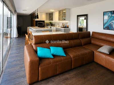 Casa à venda com 320m², 5 quartos, 2 suítes, 4 vagas no bairro Coqueiros em Florianópolis - Foto 12