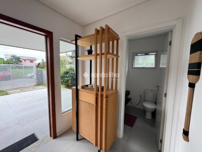 Casa à venda com 146m², 3 quartos, 1 suíte, 2 vagas no bairro Campeche em Florianópolis - Foto 5