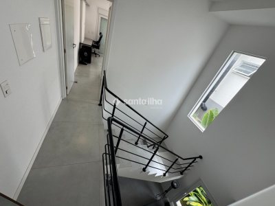 Casa à venda com 146m², 3 quartos, 1 suíte, 2 vagas no bairro Campeche em Florianópolis - Foto 17