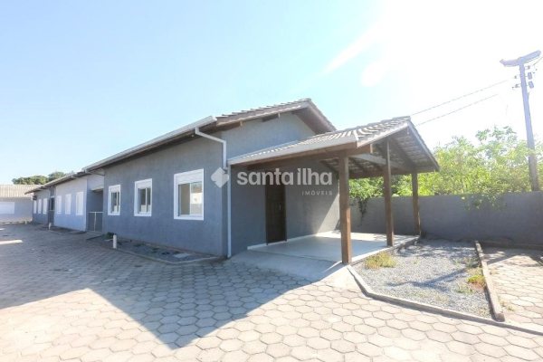 Casa para alugar com 60m², 2 quartos, 1 vaga no bairro Campeche em Florianopolis