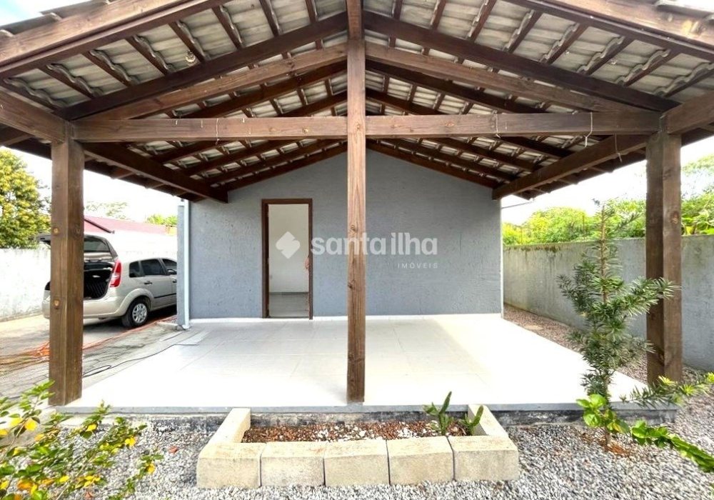 Casa para alugar com 60m², 2 quartos, 1 vaga no bairro Campeche em Florianopolis - Foto 1