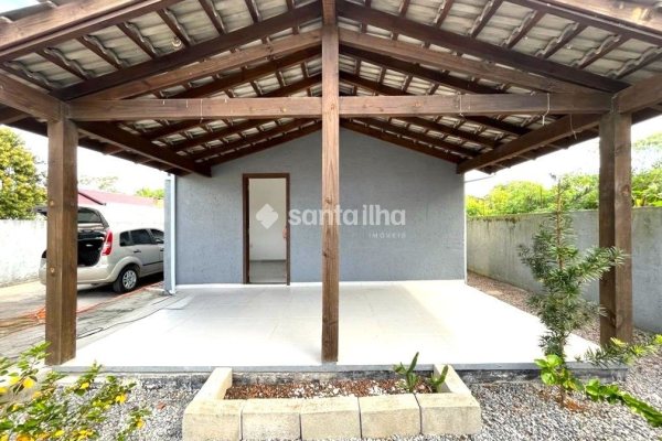 Casa para alugar com 60m², 2 quartos, 1 vaga no bairro Campeche em Florianopolis