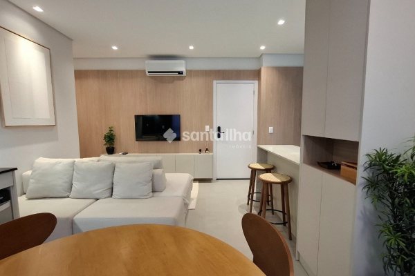 Apartamento à venda com 56m², 2 quartos, 1 vaga no bairro Carvoeira em Florianópolis