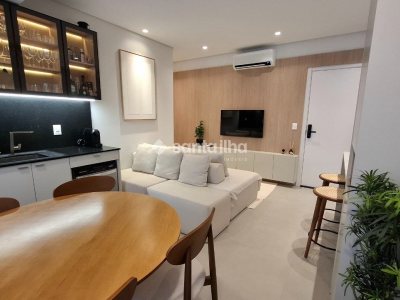 Apartamento à venda com 56m², 2 quartos, 1 vaga no bairro Carvoeira em Florianópolis - Foto 2