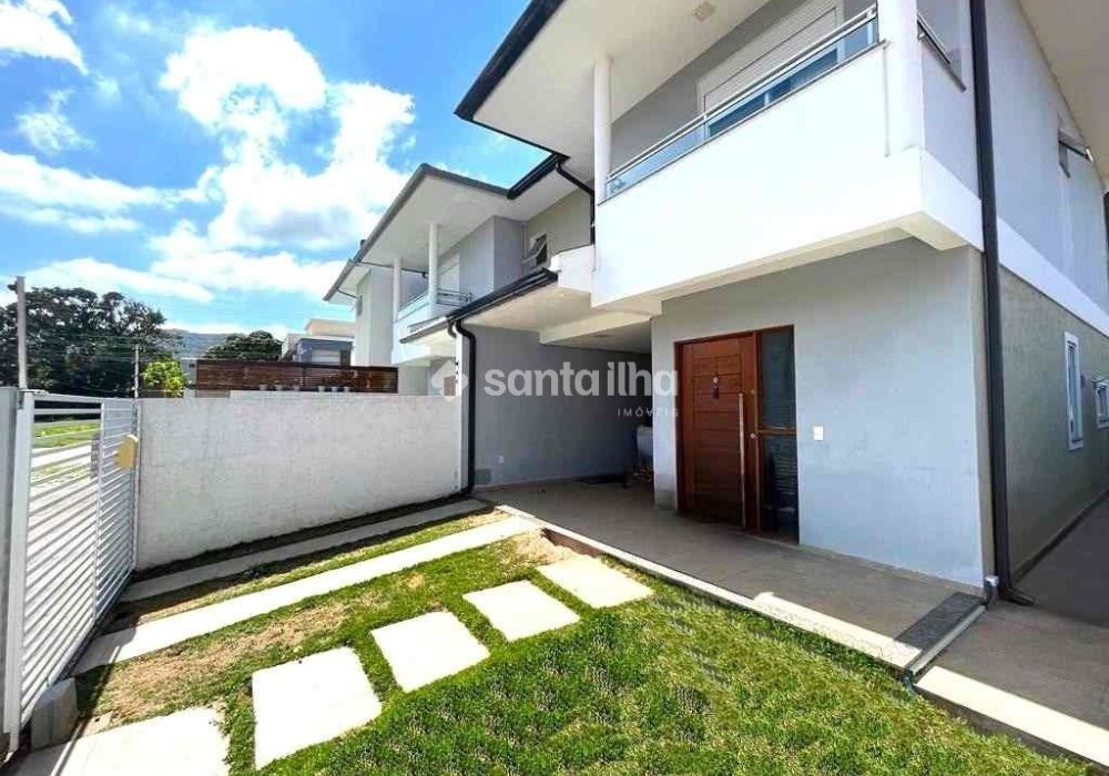 Casa para alugar com 129m², 3 quartos, 1 suíte, 2 vagas no bairro Campeche Central em Florianópolis - Foto 1