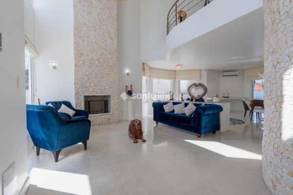 Casa à venda com 450m², 4 quartos, 4 suítes, 4 vagas no bairro Jurerê em Florianópolis