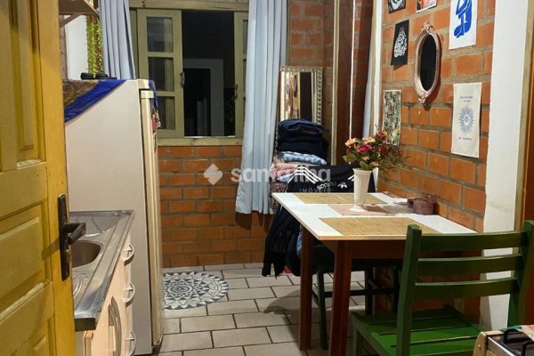 Pousada à venda com 216m², 7 quartos, 3 vagas no bairro Lagoa da Conceição em Florianópolis