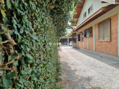 Casa à venda com 250m², 4 quartos, 2 suítes, 2 vagas no bairro Morro das Pedras em Florianópolis - Foto 3