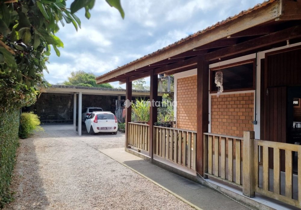 Casa à venda com 250m², 4 quartos, 2 suítes, 2 vagas no bairro Morro das Pedras em Florianópolis - Foto 1