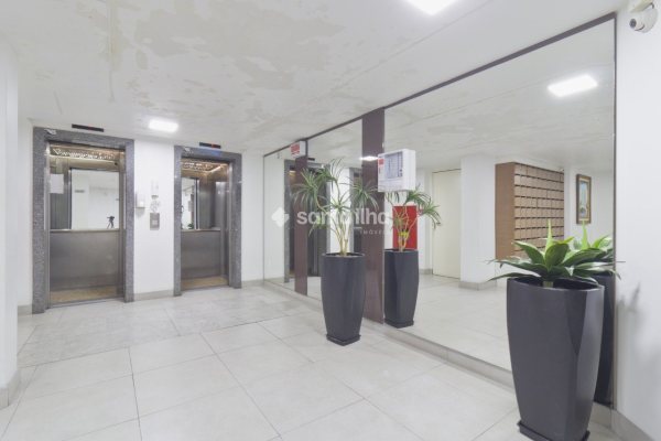 Sala/Conjunto à venda com 32m², 1 vaga no bairro Centro em Florianópolis