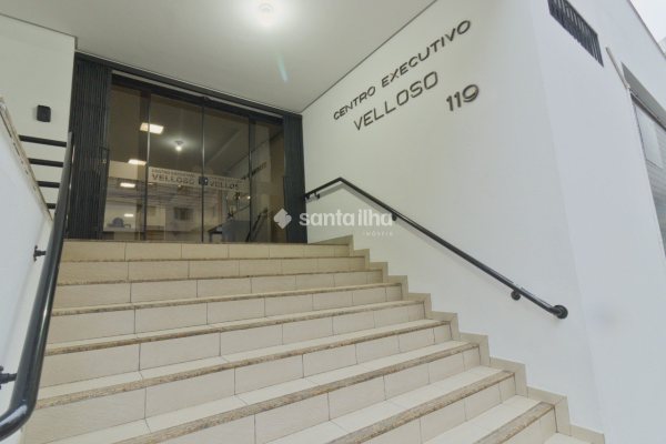 Sala/Conjunto à venda com 32m², 1 vaga no bairro Centro em Florianópolis