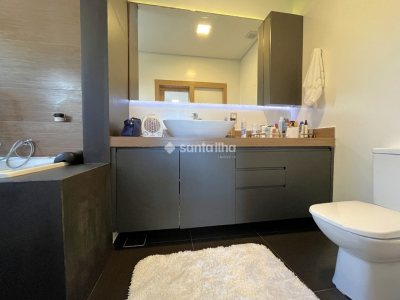 Casa para alugar com 191m², 4 quartos, 3 suítes, 2 vagas no bairro Armação em Florianópolis - Foto 12