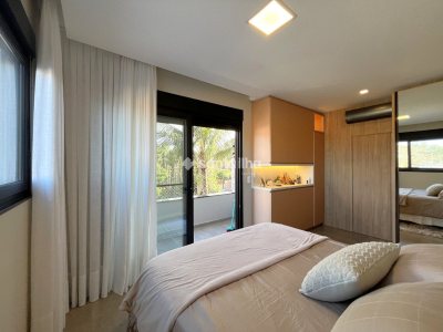 Casa para alugar com 191m², 4 quartos, 3 suítes, 2 vagas no bairro Armação em Florianópolis - Foto 8