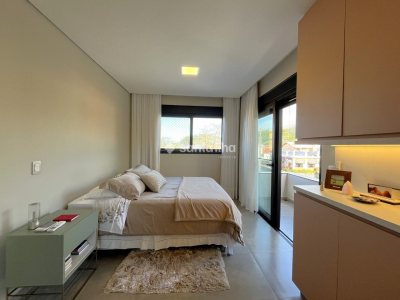Casa para alugar com 191m², 4 quartos, 3 suítes, 2 vagas no bairro Armação em Florianópolis - Foto 10