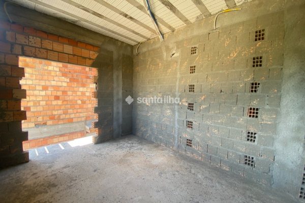 Casa à venda com 195m², 4 quartos, 1 vaga no bairro Campeche em Florianópolis