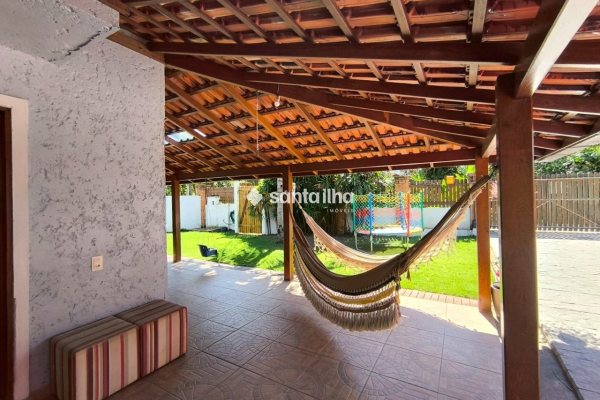 Casa para alugar com 135m², 3 quartos, 1 suíte, 4 vagas no bairro Rio Tavares em Florianópolis