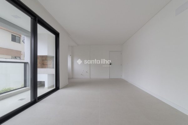 Apartamento à venda com 80m², 2 quartos, 2 suítes, 1 vaga no bairro Centro em Florianópolis