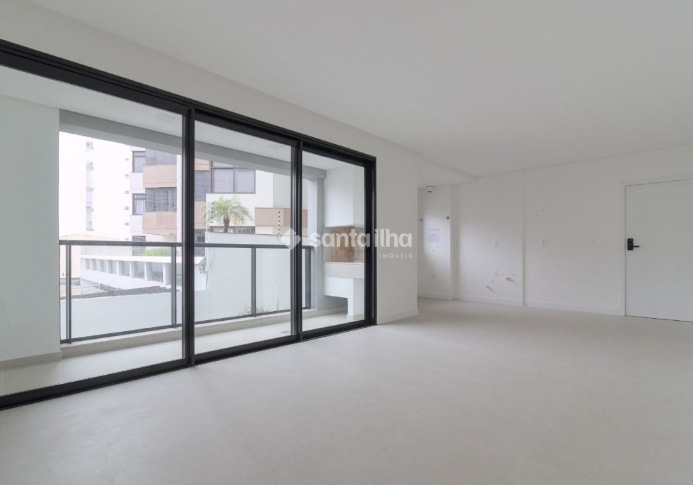 Apartamento à venda com 80m², 2 quartos, 2 suítes, 1 vaga no bairro Centro em Florianópolis - Foto 1