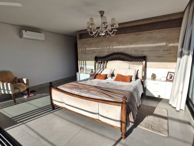 Casa à venda com 244m², 4 quartos, 1 suíte, 2 vagas no bairro Campeche em Florianópolis - Foto 20