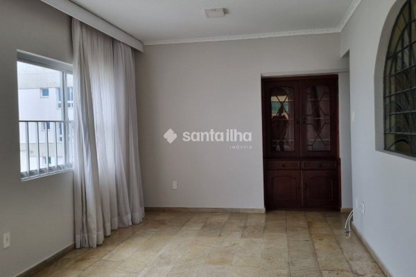 Apartamento à venda com 185m², 4 quartos, 2 suítes, 4 vagas no bairro Centro em Florianópolis