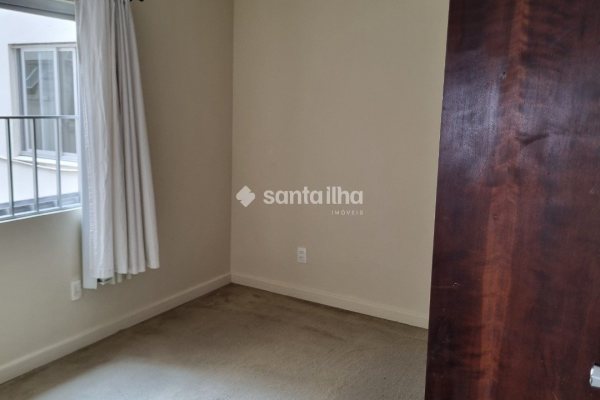 Apartamento à venda com 185m², 4 quartos, 2 suítes, 4 vagas no bairro Centro em Florianópolis