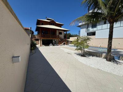 Casa para alugar ou comprar com 250m², 3 quartos, 5 vagas no bairro Campeche em Florianópolis - Foto 3