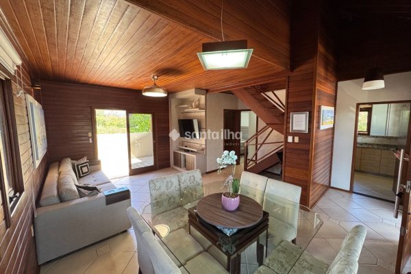 Casa para alugar ou comprar com 250m², 3 quartos, 5 vagas no bairro Campeche em Florianópolis