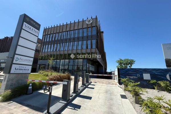 Sala/Conjunto para alugar ou comprar com 30m², 1 vaga no bairro Moenda em Florianópolis