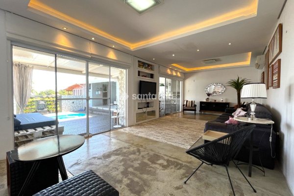 Casa para alugar com 270m², 3 quartos, 1 suíte, 2 vagas no bairro Ribeirão da Ilha em Florianopolis