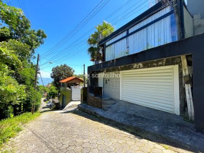 Casa para alugar com 270m², 3 quartos, 1 suíte, 2 vagas no bairro Ribeirão da Ilha em Florianopolis - Foto 45