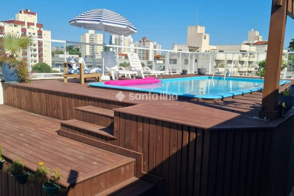 Apartamento à venda com 132m², 4 quartos, 1 suíte, 1 vaga no bairro Estreito em Florianópolis